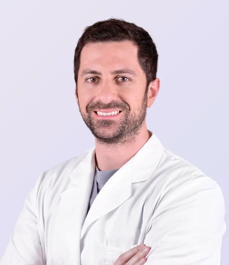 Dr. Adolfo Irigoyen, implantólogo en Santiago